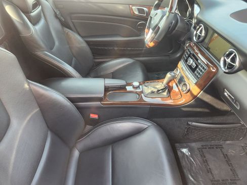 Used 2014 Mercedes-Benz SLK 350 image 9