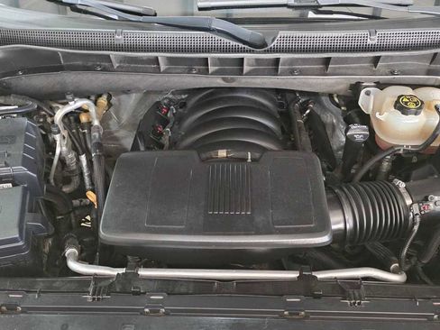 Used 2021 Chevrolet Suburban Premier w/ Premium Package image 6