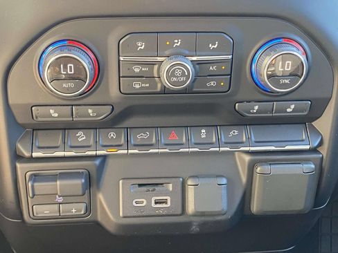 Used 2019 Chevrolet Silverado 1500 LT w/ All-Star Edition AWD/4WD image 29