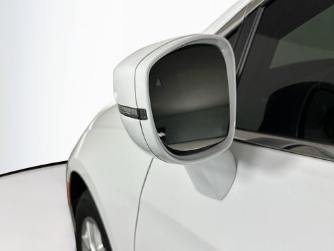 Used 2022 Chrysler Pacifica Touring-L FWD image 16