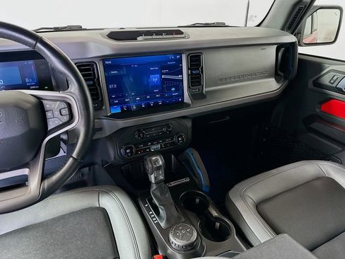 Used 2024 Ford Bronco Black Diamond image 25