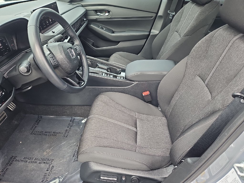 Used 2025 Honda Accord Sport image 29
