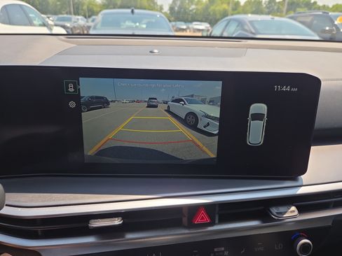 Used 2024 Kia Sorento S FWD image 14
