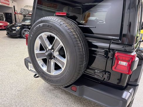 Used 2019 Jeep Wrangler Unlimited Sahara AWD/4WD image 49