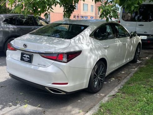 Used 2024 Lexus ES 350 w/ Premium Package FWD image 6