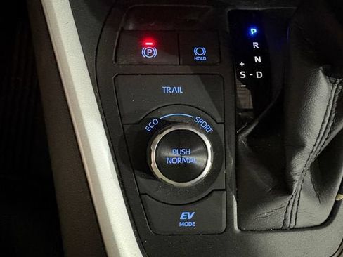 Certified 2021 Toyota RAV4 XLE Premium AWD/4WD image 20