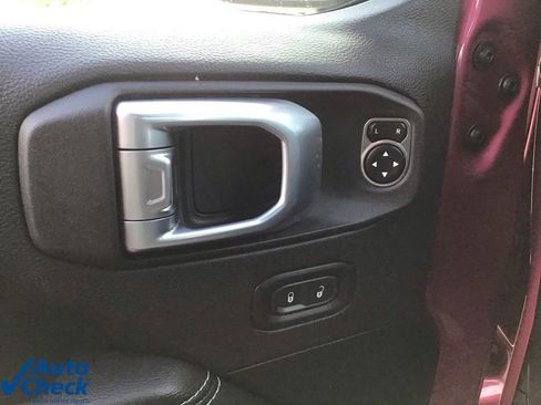 Used 2022 Jeep Wrangler Unlimited Sahara w/ Cold Weather Group image 39