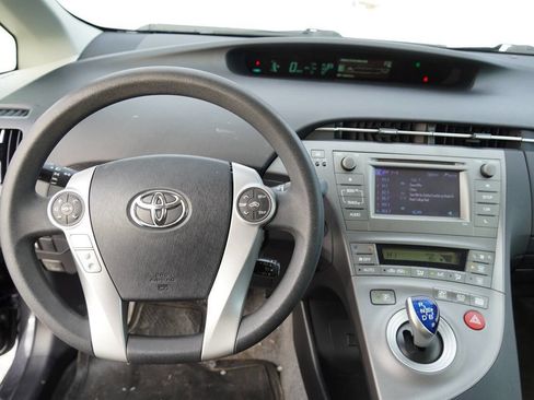 Used 2013 Toyota Prius Two image 12