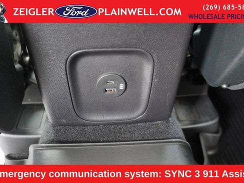 Used 2022 Ford Escape SE w/ Cold Weather Package image 12