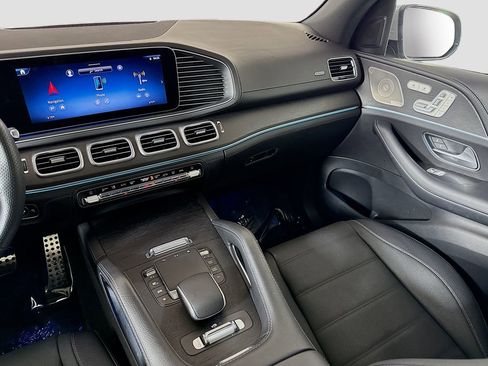 Used 2024 Mercedes-Benz GLS 450 4MATIC image 25