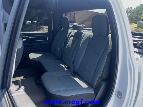 Used 2024 RAM 2500 Big Horn AWD/4WD image 19
