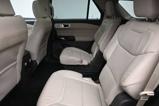 Used 2022 Ford Explorer Platinum w/ Equipment Group 601A AWD/4WD image 18