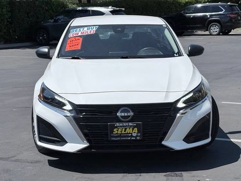 Used 2025 Nissan Altima 2.5 SV FWD image 3