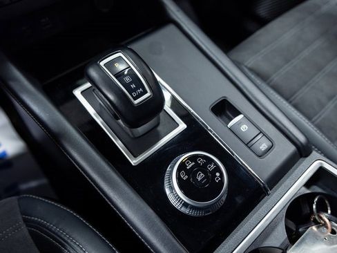 Used 2023 Mitsubishi Outlander SE image 19