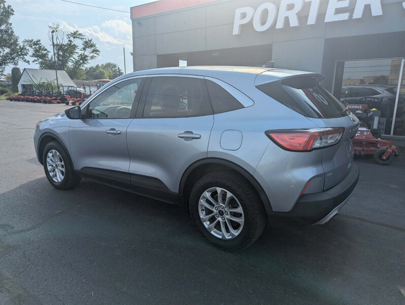 Used 2022 Ford Escape SE AWD/4WD image 5