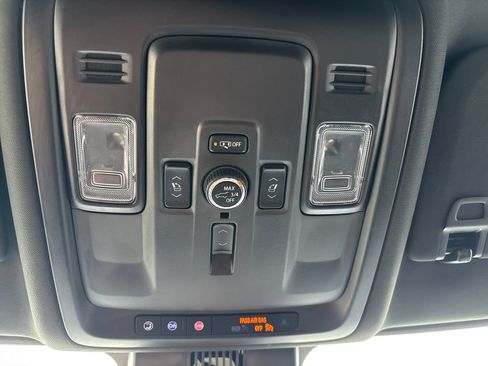 Certified 2025 GMC Yukon Denali AWD/4WD image 37