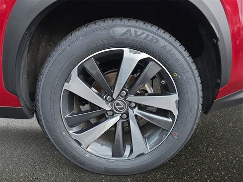 Used 2018 Lexus NX 300h AWD image 39