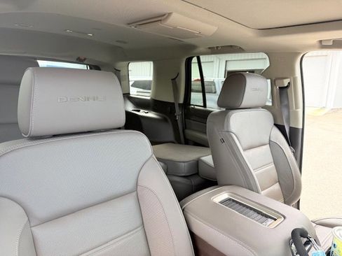 Used 2020 GMC Yukon Denali w/ Open Road Package image 23
