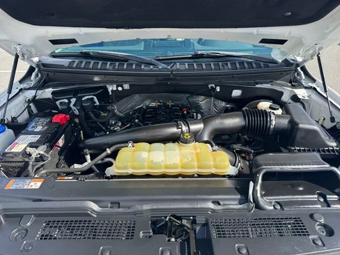 Used 2021 Ford Expedition Limited image 19