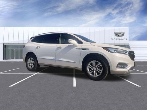 Used 2020 Buick Enclave Essence FWD image 1