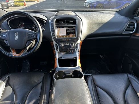 Used 2017 Lincoln MKX Reserve w/ Lincoln MKX Climate Package image 15