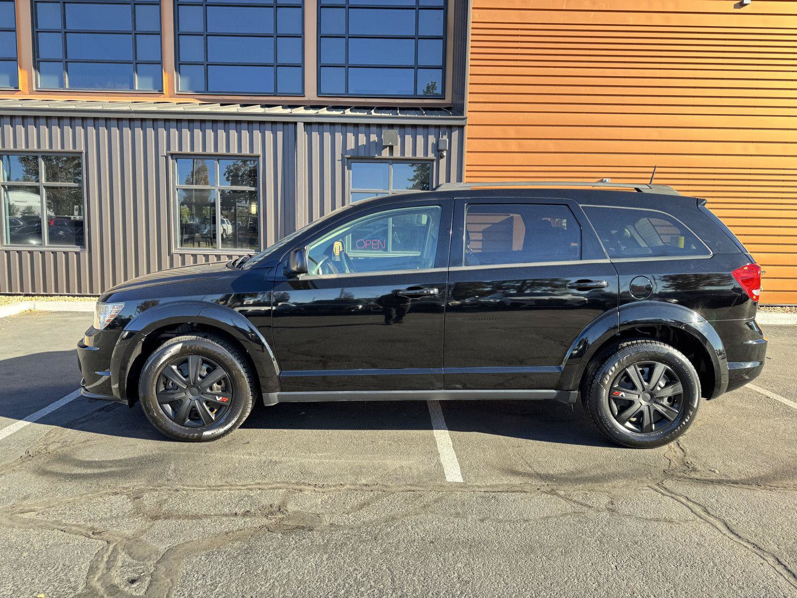 Used 2018 Dodge Journey SE AWD/4WD image 2