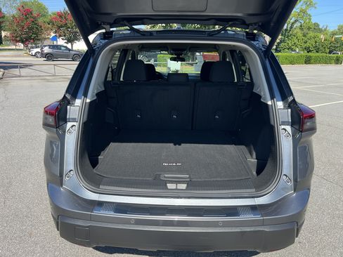 Used 2025 Nissan Rogue SV FWD image 15