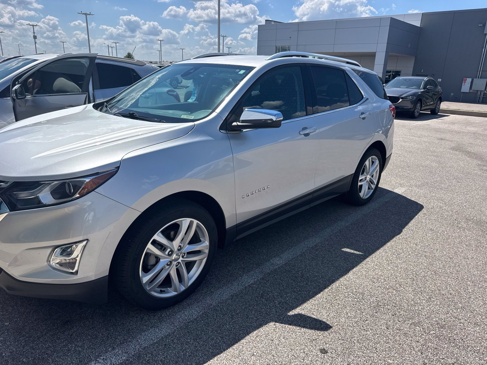 Used 2021 Chevrolet Equinox Premier FWD image 1