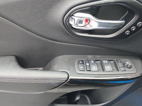 Used 2023 Jeep Cherokee Altitude Lux w/ Lux Elite Package image 11