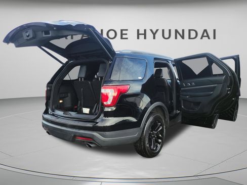 Used 2018 Ford Explorer XLT image 9