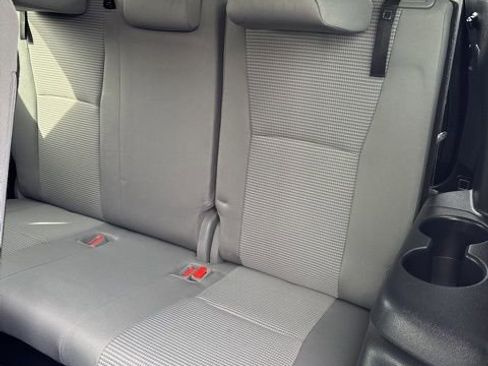 Used 2023 Toyota Highlander LE image 13