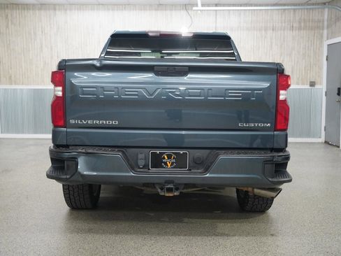 Used 2020 Chevrolet Silverado 1500 Custom w/ Custom Value Package image 9