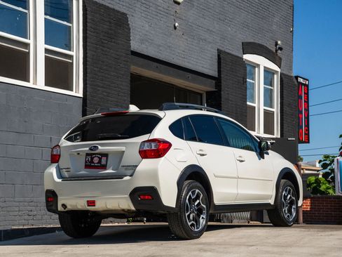 Used 2017 Subaru Crosstrek 2.0i Limited image 2