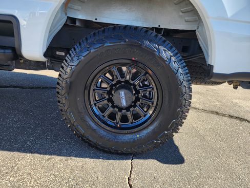 Used 2025 Ford F250 XLT image 10