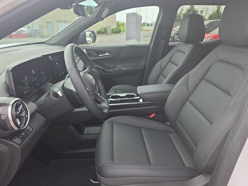 Used 2025 Chevrolet Equinox LT w/ Convenience Package II FWD image 14