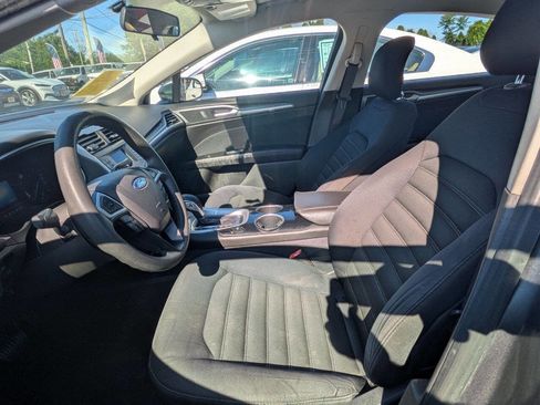 Used 2013 Ford Fusion SE image 8