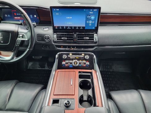 Used 2024 Lincoln Navigator Reserve AWD/4WD image 17