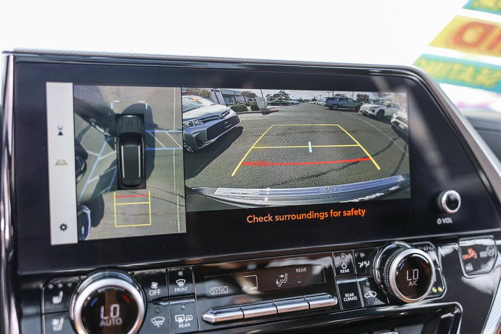 Used 2023 Toyota Highlander Platinum AWD/4WD image 17