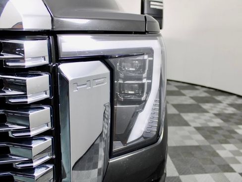 Used 2024 GMC Sierra 2500 Denali w/ Technology Package AWD/4WD image 3
