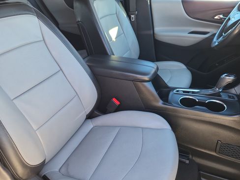 Used 2018 Chevrolet Equinox Premier image 15