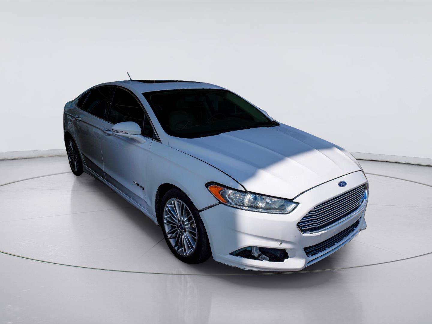Used 2014 Ford Fusion SE w/ Equipment Group 502A FWD image 2