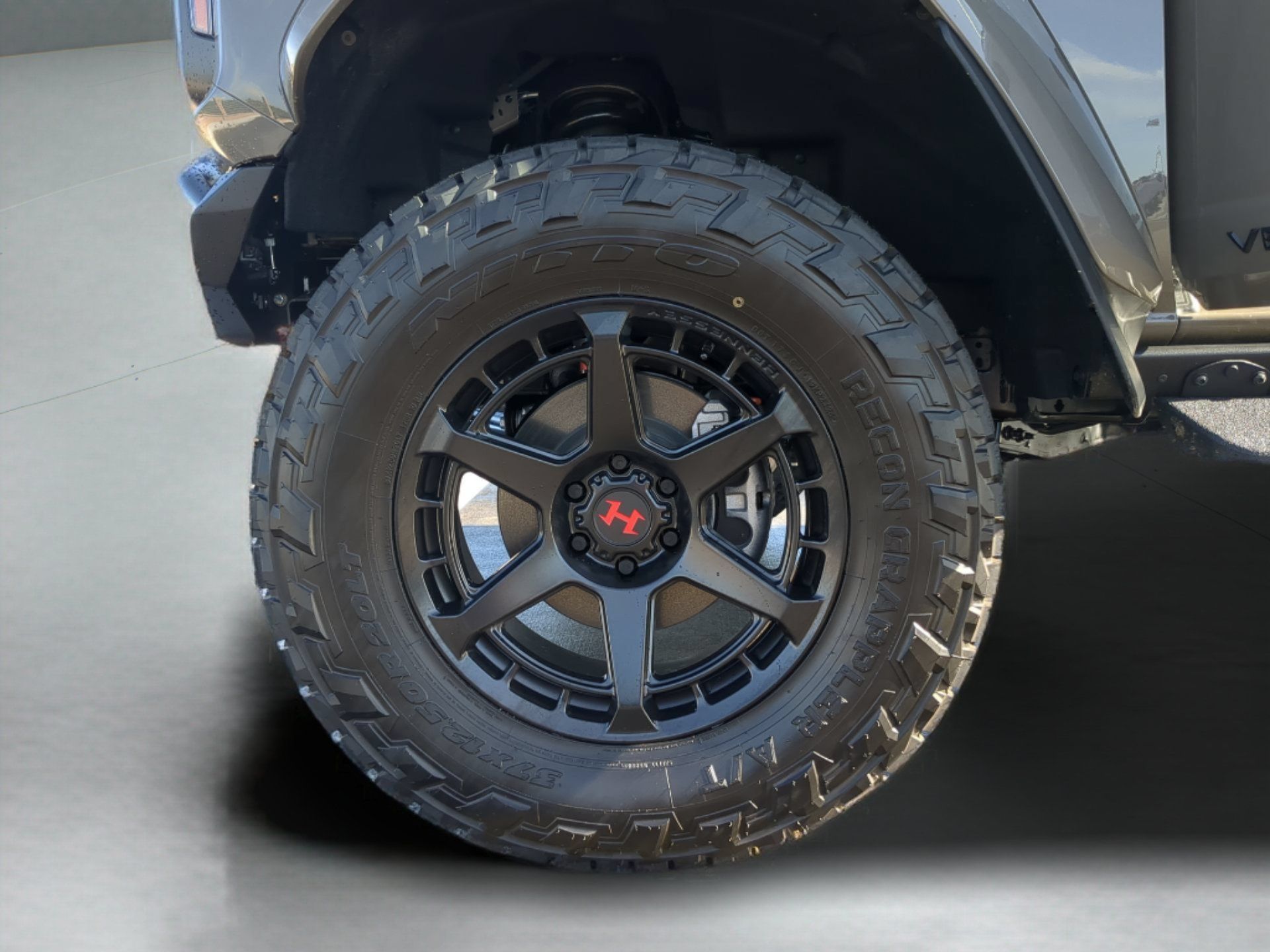 New 2026 Ford Bronco Raptor w/ Interior Carbon Fiber Pack AWD/4WD image 75