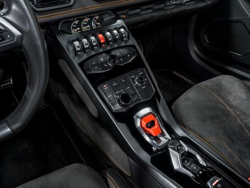 Used 2015 Lamborghini Huracan LP 610-4 image 18