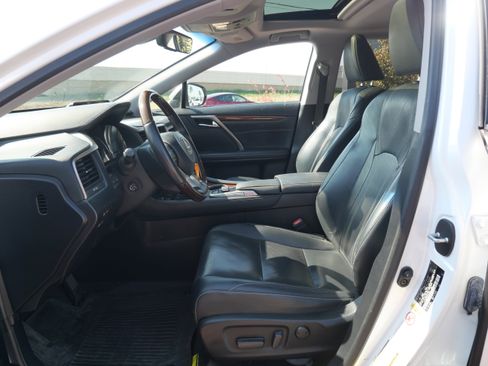 Used 2019 Lexus RX 350L Luxury image 8