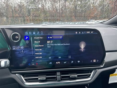 New 2026 Chevrolet Equinox EV LT image 24