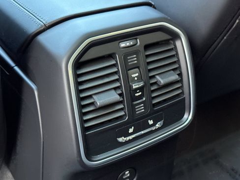 Certified 2026 Porsche Macan AWD/4WD image 15