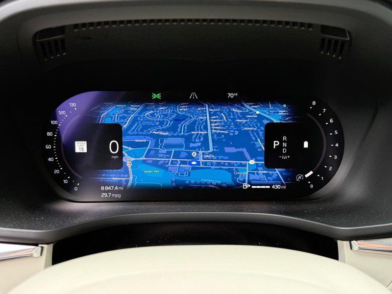 Used 2022 Volvo XC60 B5 Inscription w/ Advanced Package FWD image 21