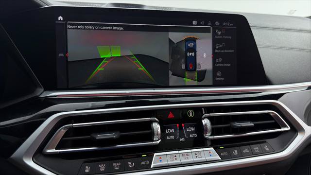 Used 2022 BMW X7 M50i w/ Dynamic Handling Package AWD/4WD image 28