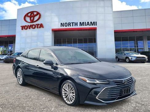 Used 2019 Toyota Avalon Limited image 1
