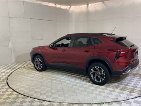 Used 2024 Chevrolet Trax LT image 6